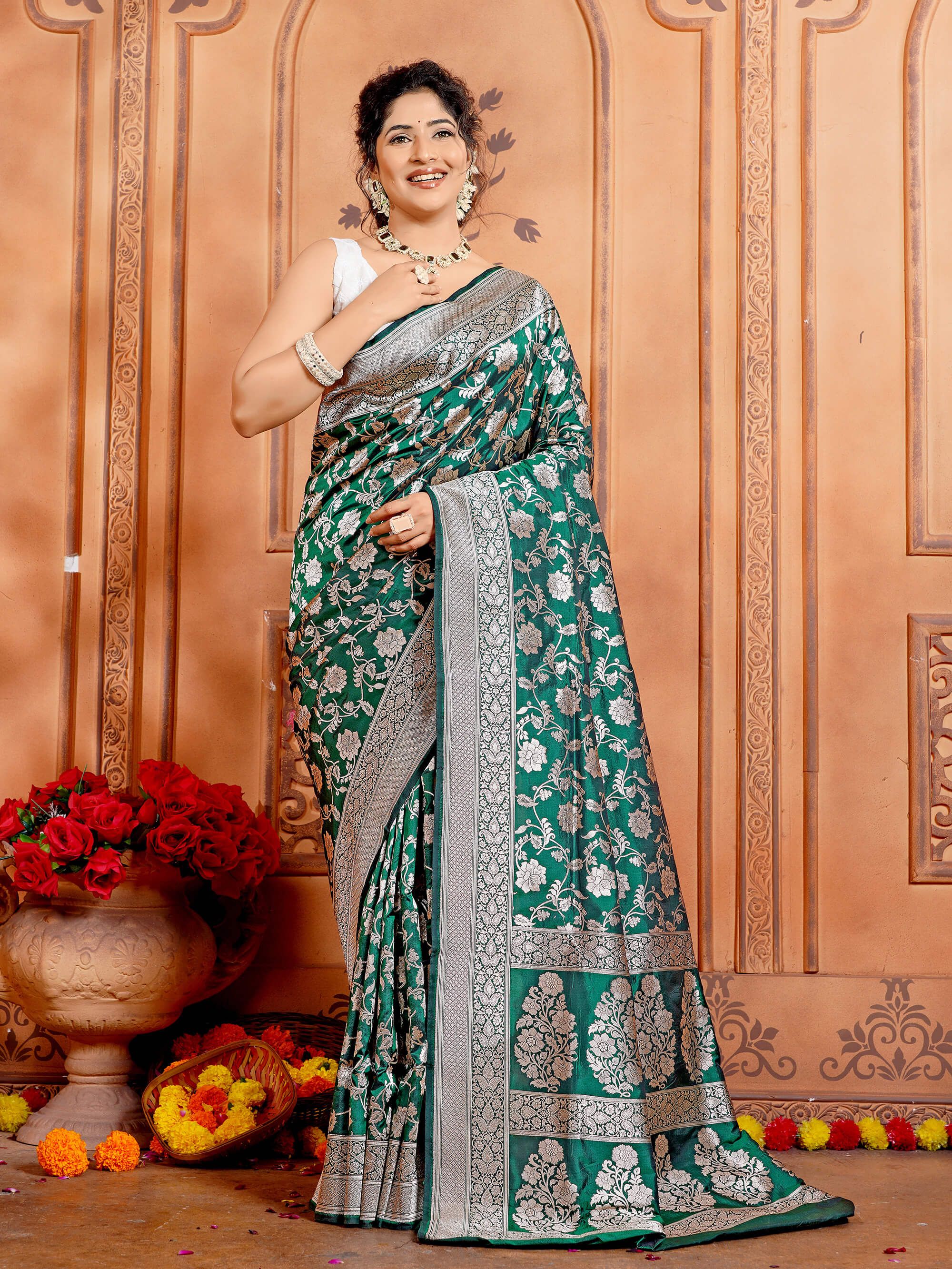 Emerald Green Pure Katan Silk Banarasi Handloom Saree with Jaal Work ...
