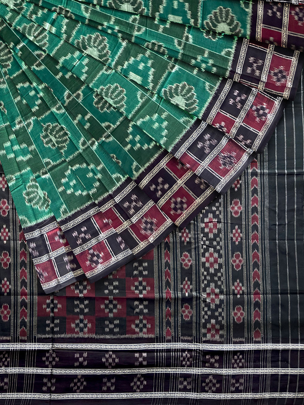 Green and Black Pasapali Border Sambalpuri Handloom Cotton Saree