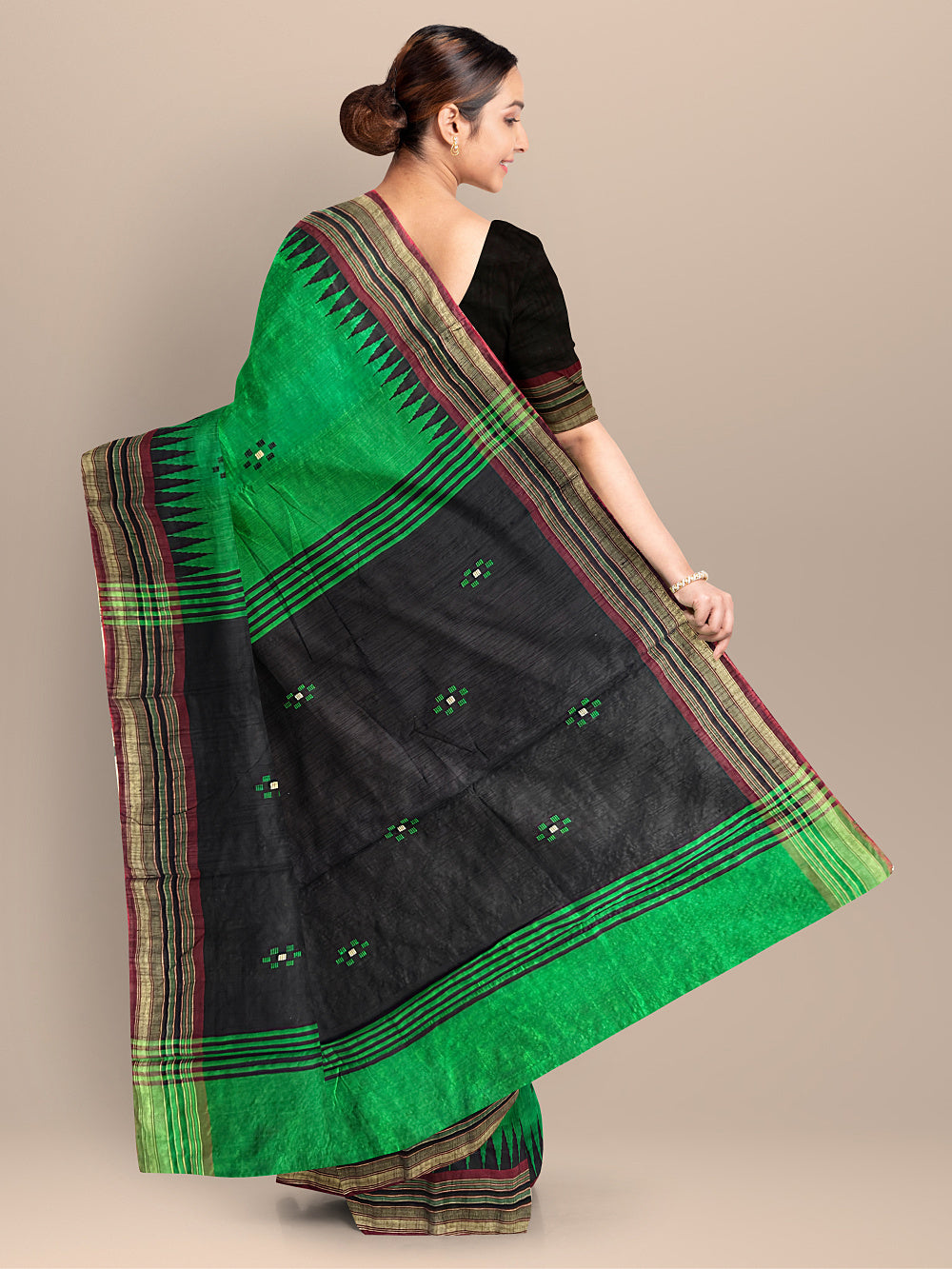 Green and Black Pure Raw Silk Handloom Saree