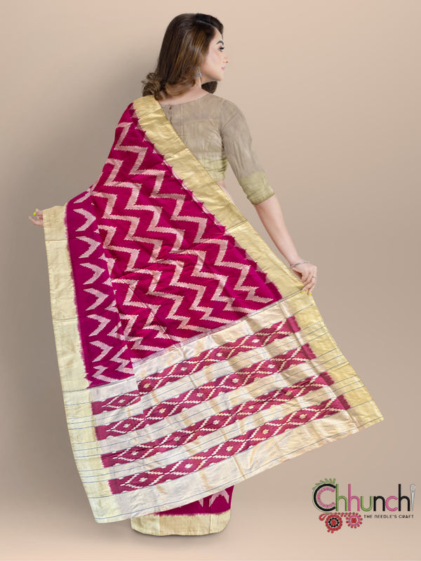 Pink and Off White Pochampally Pure Silk Handloom Saree in Ikkat Chevron Design