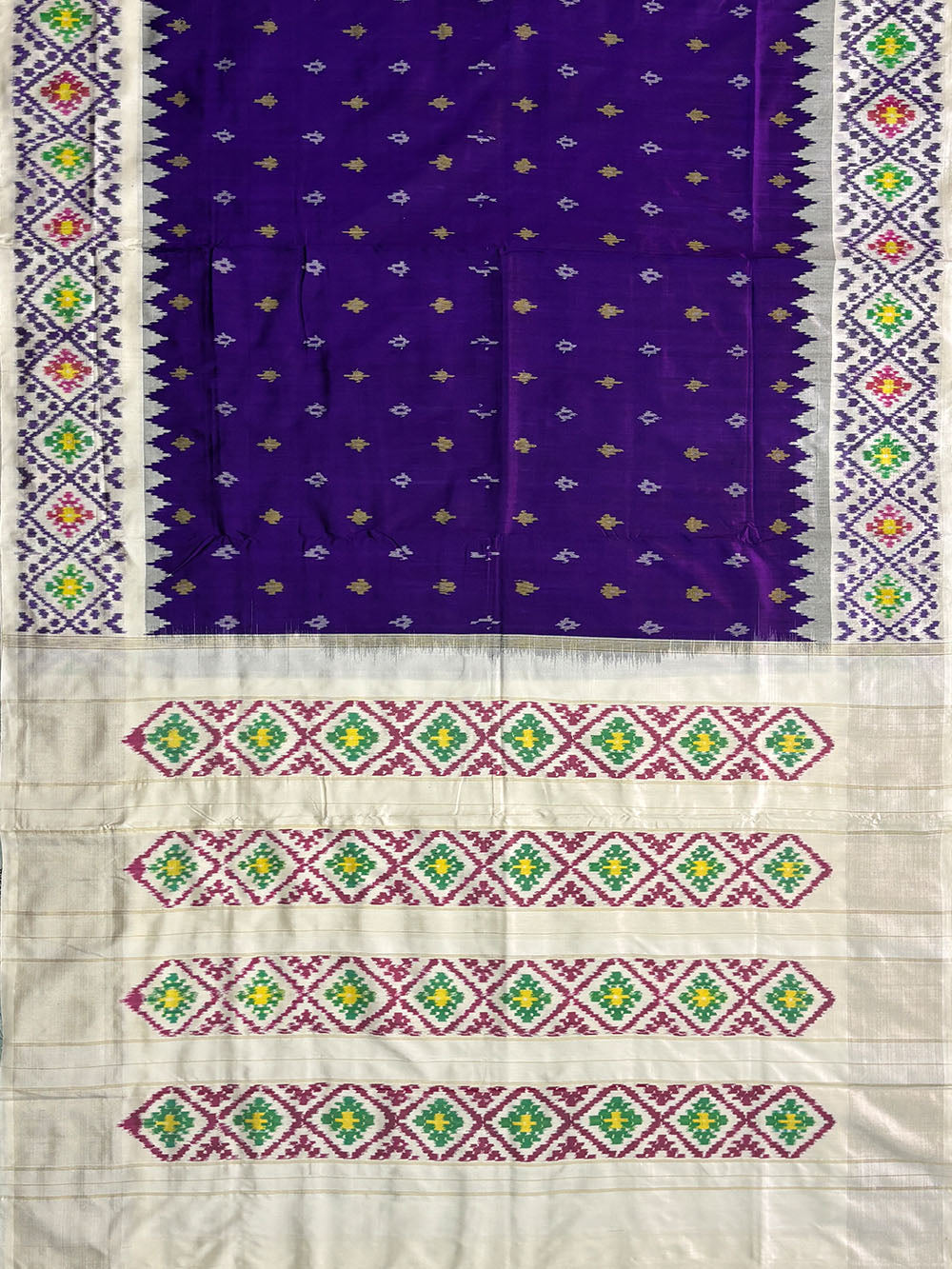 Purple and Beige Pochampally Pure Silk Handloom Saree in Ikkat Pattern