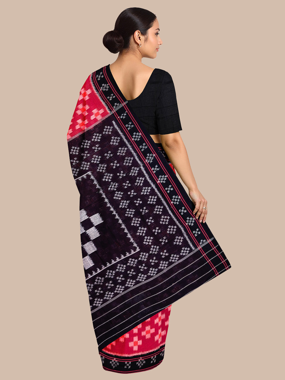 Red and Black Pasapalli Pattern Handloom Cotton Nuapatna Saree