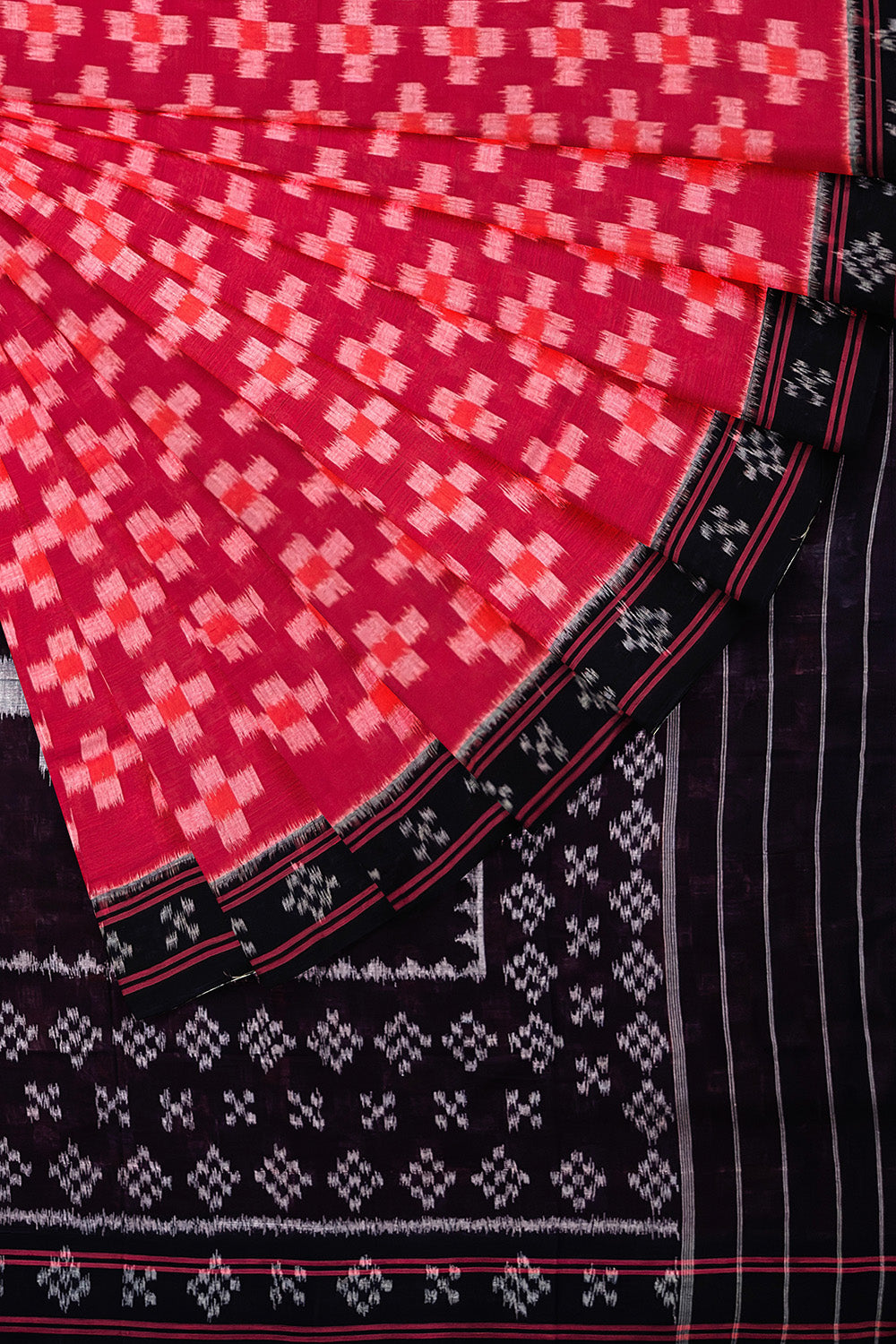 Red and Black Pasapalli Pattern Handloom Cotton Nuapatna Saree