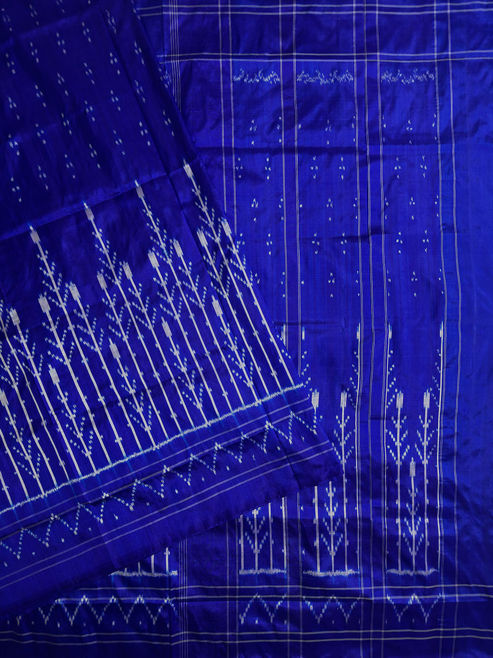 Royal Blue Pochampally Pure Silk Handloom Saree in Ikkat Pattern – Chhunchi